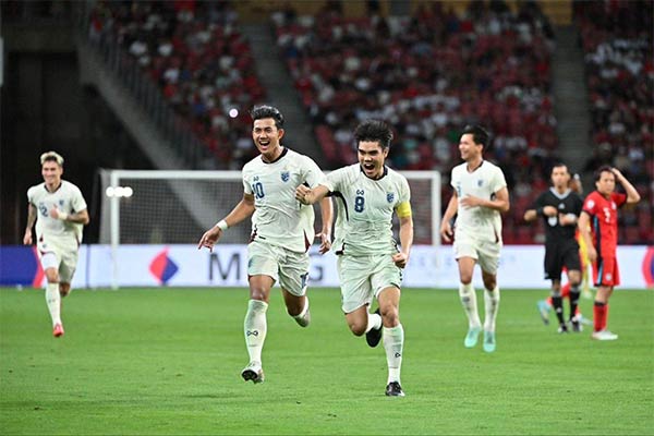 ทีมชาติไทย พลิกแซง สิงคโปร์ 4-2 การันตีแชมป์กลุ่มเอ ศึกชิงแชมป์อาเซียน 2024