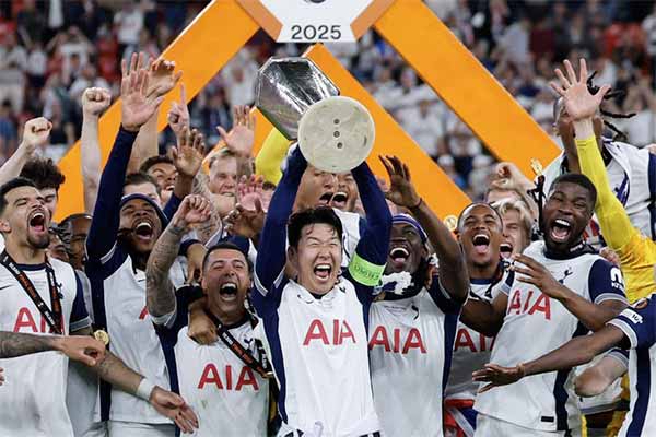 ท็อตแน่ม ฮ็อทสเปอร์ เฉือนเอาชนะ แมนฯ ยูไนเต็ด 1-0 ในรอบชิงชนะเลิศ