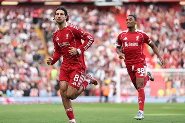 ลิเวอร์พูลซัดฟรีคิกท้ายเกม เฉือนอาร์เซนอล 1-0 ศึกพรีเมียร์ลีก